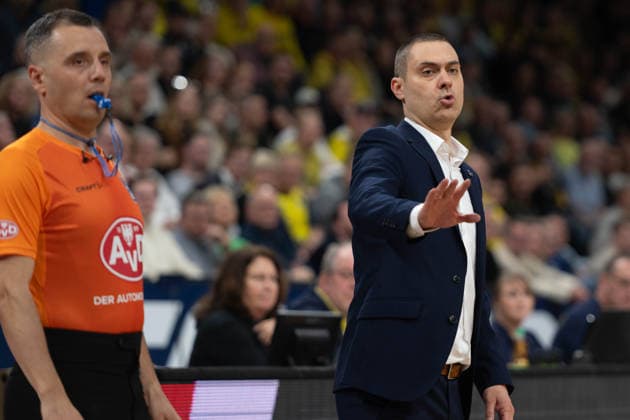 GER, Basketball, easy Credit- BBL, EWE Baskets Oldenburg vs Telekom Baskets Bonn 06.03.2026, EWE Arena, Oldenburg, GER, easy Credit-BBL, EWE Baskets Oldenburg vs Telekom Baskets Bonn, im Bild Marko STANKOVIC ( Telekom Baskets Bonn Headcoach )