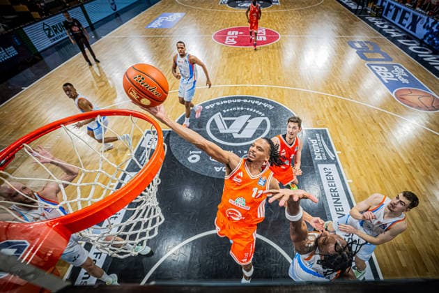 1. Basketball Bundesliga, easyCredit BBL, Saison 2025 2026, Herren, Hauptrunde, 22. Spieltag, 06.03.2026, RASTA Vechta - Science City Jena Alonzo Verge ( 11 - RASTA Vechta) beim Korbleger Vechta RASTA Dome Niedersachsen Deutschland