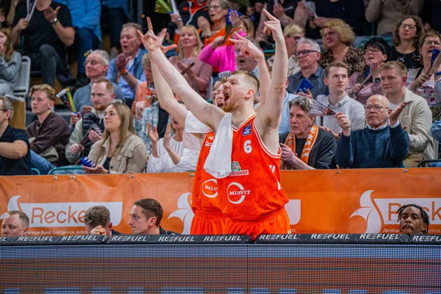 1. Basketball Bundesliga, easyCredit BBL, Saison 2025 2026, Herren, Hauptrunde, 22. Spieltag, 06.03.2026, RASTA Vechta - Science City Jena Luc van Slooten ( 6 - RASTA Vechta) zeigt Emotionen während der Partie Vechta RASTA Dome Niedersachsen Deutschland
