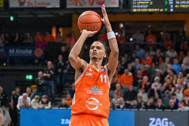 Alonzo Verge jr. (RASTA Vechta, 11) wirft RASTA Vechta vs. Science City Jena, easyCredit Basketball Bundesliga, 22. Spieltag, Saison 2025 2026, 06.03.2026, RASTA Vechta vs. Science City Jena, easyCredit Basketball Bundesliga, 22. Spieltag, Saison 2025 2026, 06.03.2026 Vechta Copyright: xEibner-Pressefoto RobertxGertzenx EP_RGN