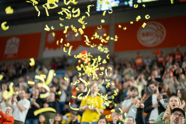 Zuschauer und Fans von Ludwigsburg, Barock Pirates (Fanclub MHP RIESEN), Vince D Amico (Barock Pirates, MHP RIESEN Fanclub), GER, ratiopharm Ulm vs. MHP Riesen Ludwigsburg, Basketball Bundesliga, easycredit BBL, 22. Spieltag, Spielzeit 2025 2026, 06.03.2026, GER, ratiopharm Ulm vs. MHP Riesen Ludwigsburg, Basketball Bundesliga, easycredit BBL, 22. Spieltag, Spielzeit 2025 2026, 06.03.2026 Neu-Ulm Copyright: xEibner-Pressefoto SaschaxWaltherx EP_EER
