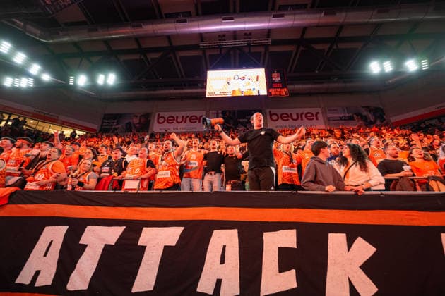die MHP RIESEN Ludwigsburg sind enttäuscht enttaeuscht, unzufrieden, negative emotionen, GER, ratiopharm Ulm vs. MHP Riesen Ludwigsburg, Basketball Bundesliga, easycredit BBL, 22. Spieltag, Spielzeit 2025 2026, 06.03.2026, GER, ratiopharm Ulm vs. MHP Riesen Ludwigsburg, Basketball Bundesliga, easycredit BBL, 22. Spieltag, Spielzeit 2025 2026, 06.03.2026 Neu-Ulm Copyright: xEibner-Pressefoto SaschaxWaltherx EP_EER