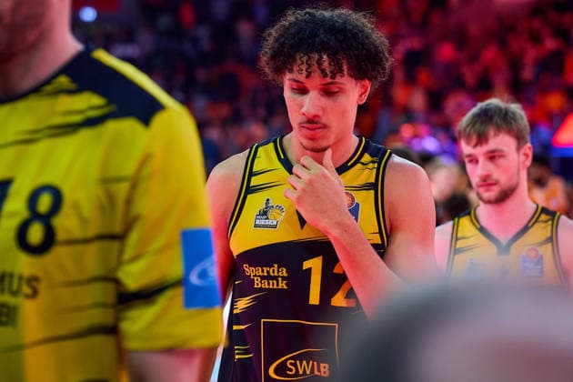 enttaeuscht, Enttaeuschung nach Niederlage Lenny Anigbata (MHP Riesen Ludwigsburg, 12) GER, ratiopharm ulm vs. MHP Riesen Ludwigsburg, Basketball, 22. Spieltag, EasyCredit BBL, Spielzeit 2025 2026, 06.03.2026 GER, ratiopharm ulm vs. MHP Riesen Ludwigsburg, Basketball, 22. Spieltag, EasyCredit BBL, Spielzeit 2025 2026, 06.03.2026 Neu-Ulm Copyright: xEibner-Pressefoto GeraldxOelze-dexStoppanyx EP_ODS