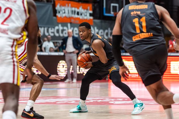 GER, easy-Credit Basketball-Bundesliga, Fitness First Würzburg Baskets - Niners Chemnitz. 06.03.2026, tectake ARENA Würzburg, Würzburg, GER, easy-Credit Basketball-Bundesliga, Fitness First Würzburg Baskets - Niners Chemnitz. Eric Washington (Niners Chemnitz, 33) Foto Alexander Trienitz Würzburg tectake ARENA Würzburg Bayern Deutschland