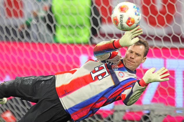 1 Manuel Neuer (FCB) Aufwaermen, Aufwaermtrikot, Porträt, Portrait, Parade, fliegt, am Ball, Fussball 1. BL FC Bayern München - Borussia Mönchengladbach 06.03.2026 Allianz Arena FOTO: Mladen Lackovic LakoPress *** 1 Manuel Neuer FCB Aufwaermen, Aufwaermtrikot, portrait, portrait, parade, flies, on the ball, football 1 BL FC Bayern München Borussia Mönchengladbach 06 03 2026 Allianz Arena PHOTO Mladen Lackovic LakoPress