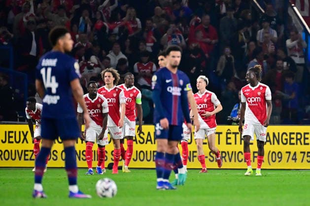 FOOTBALL : PSG vs Monaco - Ligue 1 - 06 03 2026 Aleksandr Golovin of Monaco celebrates with teammates during the Ligue 1 match between Paris Saint Germain and AS Monaco at Parc des Princes on March 06, 2026 in Paris, France. ( Photo by Federico Pestellini PsnewZ ) - ParisFrance  Copyright: xFedericoxPestelinix