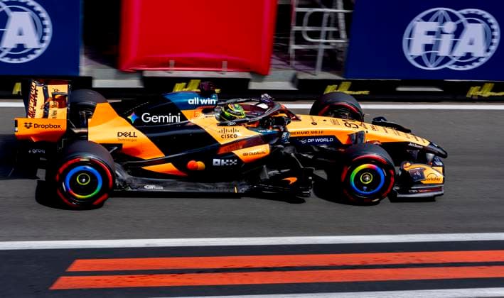 MELBOURNE - Formula 1 driver Oscar Piastri of McLaren Mastercard Formula 1 Team during Formula 1 Melbourne free practice and qualifying at Albert Park on March 7, 2025 in Melbourne, Australia. (Photo by DeFodi Images) -