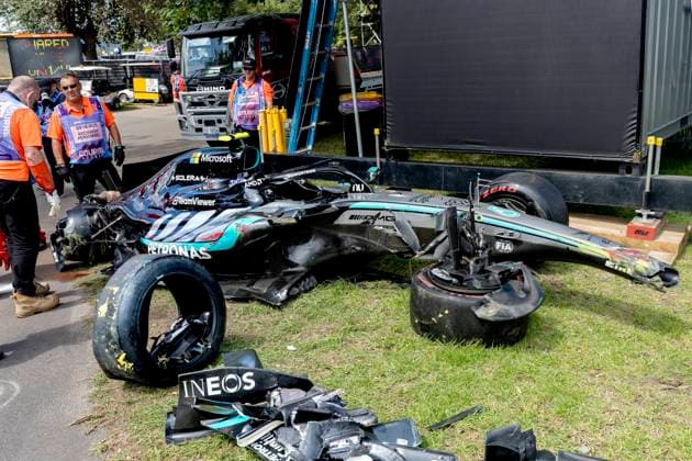 MELBOURNE - Formula 1 driver Kimi Antonelli of Mercedes AMG-Petronas Formula One Team after the accident during Formula 1 Melbourne free practice and qualifying at Albert Park on March 7, 2025 in Melbourne, Australia. (Photo by DeFodi Images) - *** MELBOURNE Formula 1 driver Kimi Antonelli of Mercedes AMG Petronas Formula One Team after the accident during Formula 1 Melbourne free practice and qualifying at Albert Park on March 7, 2025 in Melbourne, Australia Photo by DeFodi Images