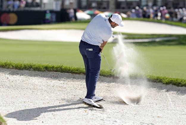 ORLANDO, FL - MARCH 06: PGA, Golf Herren golfer Scottie Scheffler plays his second shot out of a fairway bunker on the 9th hole on March 6, 2026, during the Arnold Palmer Invitational presented by Mastercard at Arnold Palmer™s Bay Hill Club & Lodge in Orlando, Florida. (Photo by Brian Spurlock Icon Sportswire) GOLF: MAR 06 PGA Arnold Palmer Invitational presented by Mastercard EDITORIAL USE ONLY Icon26030621