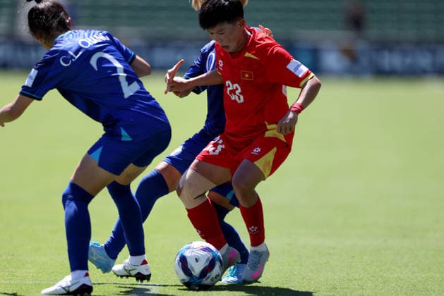 SOCCER ASIAN CUP TAIWAN VIETNAM, Chinese Taipei™s Chang Chi-Ian battles with Vietnam™s Nguyen Thi Bich Thuy during the AFC Women™s Asian Cup Group C match between Taiwan and Vietnam at HBF Park in Perth, Saturday, March 7, 2026. ( NO ARCHIVING, EDITORIAL USE ONLY PERTH WESTERN AUSTRALIA AUSTRALIA  Copyright: xCOLINxMURTYx 20260307147063630329