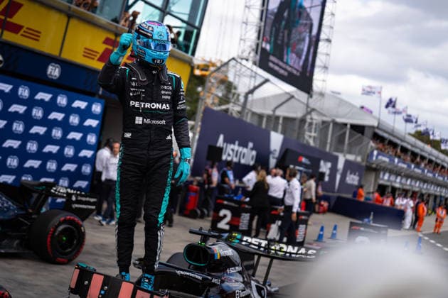 March 7, 2026, Melbourne, Victoria, Australia: (63) GEORGE RUSSELL - (GBR) - Mercedes-AMG PETRONAS Formula One Team - Mercedes W17 celebrates to the crowd after qualifying on pole position on Saturday at the Formula 1 Qatar Airways Australian Grand Prix 2026. Melbourne Australia - ZUMAf186 20260307_zsp_f186_112 Copyright: xJamesxForresterx