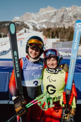 PARALYMPICS - Winter Paralympics Milano Cortina 2026 CORTINA D AMPEZZO,ITALY,07.MAR.26 - PARALYMPICS, ALPINE SKIING - Paralympic Winter games, Winterspiele,Spiele, Summer games Milano Cortina 2026, downhill, women. Image shows the rejoicing of Veronika Aigner (AUT) and Lilly Sammer (AUT).  GEPAxpictures xAlexanderxSolc