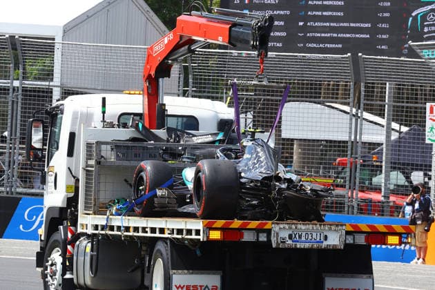 FORMULA 1 QATAR AIRWAYS AUSTRALIAN GRAND PRIX 2026 07.03.2026, Albert Park Circuit, Melbourne, FORMULA 1 QATAR AIRWAYS AUSTRALIAN GRAND PRIX 2026 ,im Bild Das verunfallte Auto von Andrea Kimi Antonelli (ITA), Mercedes-AMG Petronas Formula One Team wird zurück in das Fahrerlager gebracht.