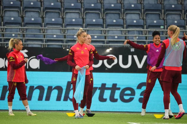Stavanger, Norwegen: 06. März 2026: Abschlusstraining der deutschen Fußballnationalmannschaft der Frauen im Lyse Stadion in Stavanger, Norwegen, vor dem WM Qualifikationsspiel gegen die norwegische Nationalmannschaft der Frauen Im Bild: v.li. Linda Dallmann (Deutschland), Giulia Gwinn (Deutschland), Lisanne Gräwe Graewe (Deutschland) und Shekiera Martinez (Deutschland) beim Abschlusstraining in Stavanger, Norwegen. Copyright: HMBxMedia MadeleinexFantini