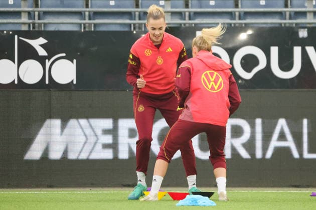 Stavanger, Norwegen: 06. März 2026: Abschlusstraining der deutschen Fußballnationalmannschaft der Frauen im Lyse Stadion in Stavanger, Norwegen, vor dem WM Qualifikationsspiel gegen die norwegische Nationalmannschaft der Frauen Im Bild: v.li. Laura Freigang (Deutschland) beim Abschlusstraining in Stavanger, Norwegen. Copyright: HMBxMedia MadeleinexFantini