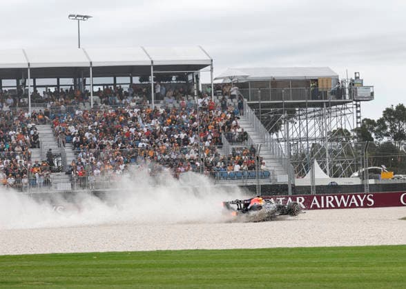 (260307) -- MELBOURNE, March 7, 2026 -- Red Bull s Max Verstappen of the Netherlands spins off the track during the qualifying session of the Formula One Australia Grand Prix at Albert Park in Melbourne, Australia, March 7, 2026. ) (SP)AUSTRALIA-MELBOURNE-F1-GRAND PRIX 2026-QUALIFYING MaxPing 