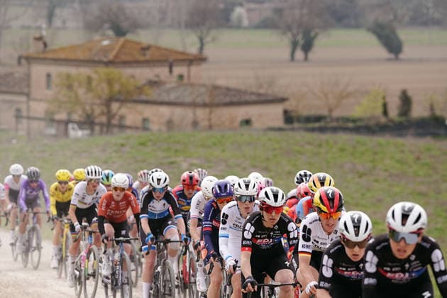 The pack rides during the Strade Bianche Woman Elite (White Roads) a 133 km one day race from and to Siena (Tuscany), Italy - Saturday March 7, 2025 - - cycling  Copyright: xMarcoxAlpozzi xLaPressex