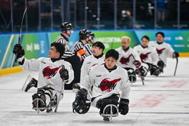 GIOCHI OLIMPICI - Olimpiadi Invernali Milano-Cortina 2026 - Paralympic Winter games, Winterspiele,Spiele, Summer games MILANO-CORTINA 2026 - Para Ice hockey, Eishockey - Czechia vs Japan Team Japan greets the fans at the end of the match during the Paralympic Games Milano-Cortina 2026, Ice Hockey match between Czechia vs Japan on March 6, 2026 at Arena di Verona in Verona, Italy during Paralympic WINTER GAMES MILANO-CORTINA 2026 - Para ice hockey - Czechia vs Japan, Olympic Winter Games Milano-Cortina 2026 in Milano, Italy, March 07 2026 Cortina D Ampezzo Italy  Copyright: xIPAxSport ABACAx