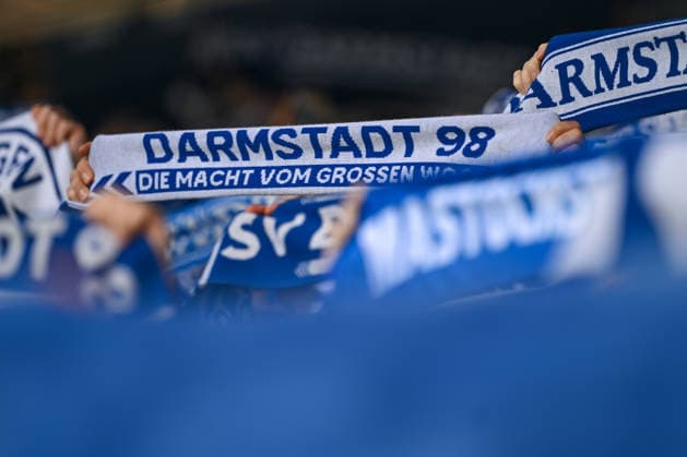 Fans von Darmstadt 98, GER, SV Darmstadt 98 vs. Holstein Kiel, Fussball 2. Bundesliga, 25. Spieltag, Saison 2025 2026, 07.03.2026. DFL regulations prohibit any use of photographs as image sequences and or quasi-video GER, SV Darmstadt 98 vs. Holstein Kiel, Fussball 2. Bundesliga, 25. Spieltag, Saison 2025 2026 Darmstadt