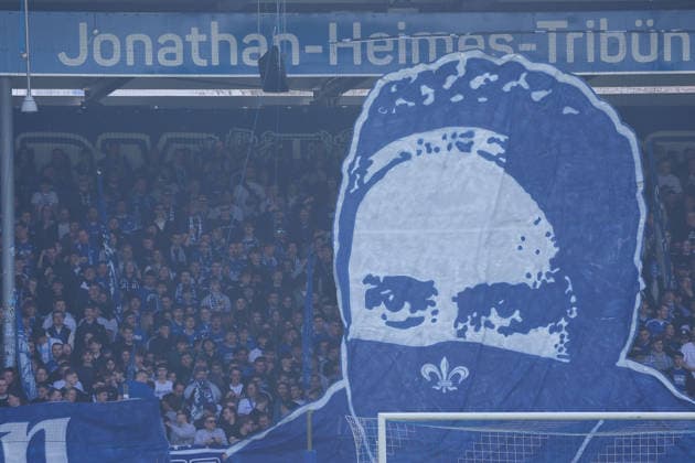 2026.03.07 xjfx 2.Bundesliga SV Darmstadt 98 - Holstein Kiel v.l., Choreografie der Fans. Fans,Stimmung, Schals, Trikots, Emotionen der Darmstädter Fans, Jonathan Heimes, Tribüne (DFL DFB REGULATIONS PROHIBIT ANY USE OF PHOTOGRAPHS as IMAGE SEQUENCES and or QUASI-VIDEO)