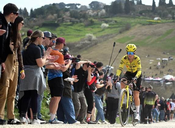 French Pauline Ferrand Prevot of Team Visma-Lease a Bike pictured in action during the women elite Strade Bianche one day cycling race, 133km from and to Siena, Italy, on Saturday 07 March 2026. ELIASxROM  x166735329x
