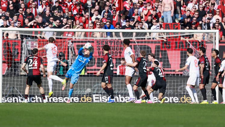 v.l.n.r.: Torwart Jan Reichert (1.FC Nuernberg, 1) pariert einen Schuss von Satoshi Tanaka (Fortuna Düsseldorf). Fussball 2. Bundesliga, 1. FC Nürnberg – Fortuna Düsseldorf im Max-Morlock-Stadion, Nürnberg, Deutschland, am 7. März 2026. in action during the 2. Bundesliga match between 1. FC Nürnberg and Fortuna Düsseldorf at the Max-Morlock-Stadion, Nuremberg, Germany, on March 7, 2026 DFL REGULATIONS PROHIBIT ANY USE OF PHOTOGRAPHS AS IMAGE SEQUENCES AND OR QUASI-VIDEO.
