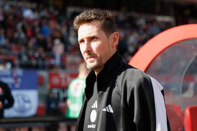 v.l.n.r.: Trainer Miroslav Klose (1.FC Nuernberg). Fussball 2. Bundesliga, 1. FC Nürnberg – Fortuna Düsseldorf im Max-Morlock-Stadion, Nürnberg, Deutschland, am 7. März 2026. in action during the 2. Bundesliga match between 1. FC Nürnberg and Fortuna Düsseldorf at the Max-Morlock-Stadion, Nuremberg, Germany, on March 7, 2026 DFL REGULATIONS PROHIBIT ANY USE OF PHOTOGRAPHS AS IMAGE SEQUENCES AND OR QUASI-VIDEO.