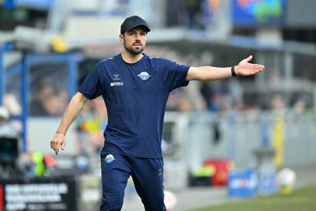 Paderborn, Home Deluxe Arena, 07.03.26, GER, Herren, 2.Bundesliga, Saison 2025-2026, SC Paderborn 07 - Eintracht Braunschweig Bild: Trainer Ralf KETTEMANN (Paderborn) DFL regulations prohibit any use of photographs as image sequences and or quasi-video. NRW Deutschland