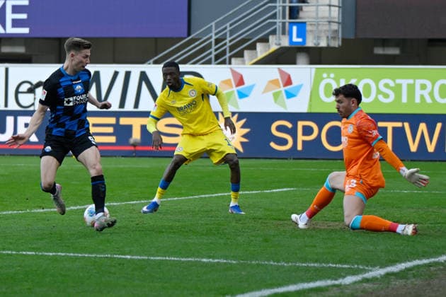 Paderborn, Home Deluxe Arena, 07.03.26, GER, Herren, 2.Bundesliga, Saison 2025-2026, SC Paderborn 07 - Eintracht Braunschweig Bild: Torchance Nick BAETZNER (Paderborn) DFL regulations prohibit any use of photographs as image sequences and or quasi-video. NRW Deutschland