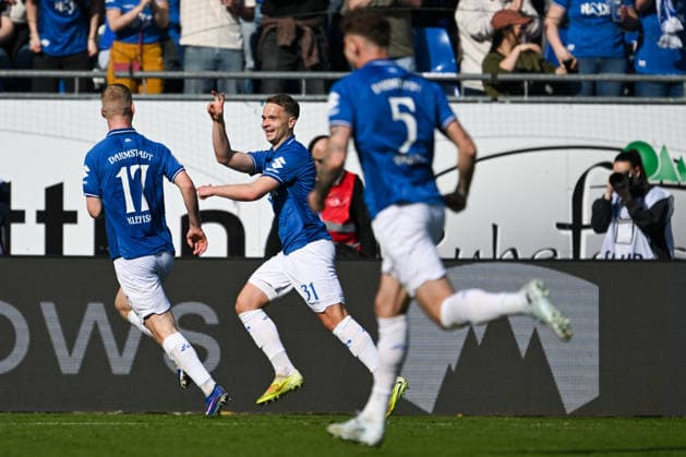 Niklas Schmidt (SV Darmstadt 1898, 31) bejubelt das Tor zum 2:0, GER, SV Darmstadt 98 vs. Holstein Kiel, Fussball 2. Bundesliga, 25. Spieltag, Saison 2025 2026, 07.03.2026. DFL regulations prohibit any use of photographs as image sequences and or quasi-video GER, SV Darmstadt 98 vs. Holstein Kiel, Fussball 2. Bundesliga, 25. Spieltag, Saison 2025 2026 Darmstadt