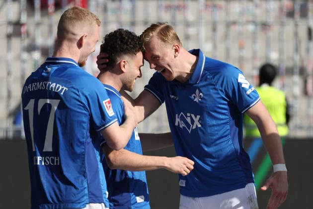 2026.03.07 xjfx 2.Bundesliga SV Darmstadt 98 - Holstein Kiel v.l., Kai Klefisch (SV Darmstadt 98), Sergio Lopez (SV Darmstadt 98), Isac Alexi Sivert Lidberg (SV Darmstadt 98) Torjubel, Goal celebration, celebrate the goal (DFL DFB REGULATIONS PROHIBIT ANY USE OF PHOTOGRAPHS as IMAGE SEQUENCES and or QUASI-VIDEO)