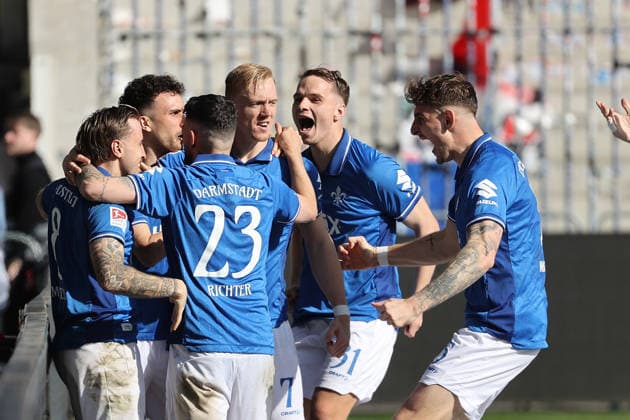 07.03.2026, xtvx, Fussball 2.Bundesliga, SV Darmstadt 98 - Holstein Kiel v.l. Goal scored, Tor zum 1:0 Isac Lidberg (SV Darmstadt 98) Torjubel, Goal celebration, celebrate the goal, celebrates scoring (DFL DFB REGULATIONS PROHIBIT ANY USE OF PHOTOGRAPHS as IMAGE SEQUENCES and or QUASI-VIDEO) Darmstadt