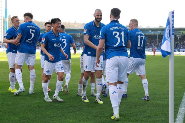 2026.03.07 xjfx 2.Bundesliga SV Darmstadt 98 - Holstein Kiel v.l., SV Darmstadt 98 Torjubel, Goal celebration, celebrate the goal um Niklas Schmidt (SV Darmstadt 98) (DFL DFB REGULATIONS PROHIBIT ANY USE OF PHOTOGRAPHS as IMAGE SEQUENCES and or QUASI-VIDEO)