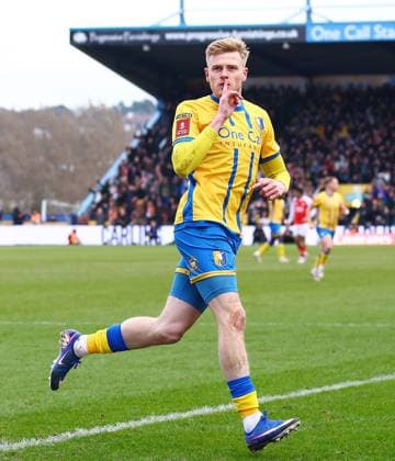 Will Evans of Mansfield Town celebrates scoring a goal to make it 1-1 Mansfield Town v Arsenal, Emirates FA Cup, Fifth Round, Football, One Call Stadium, Mansfield, UK - 07 Mar 2026Mansfield One Call Stadium United Kingdom EDITORIAL USE ONLY No use with unauthorised audio, video, data, fixture lists, club league logos or live services. Online in-match use limited to 120 images, no video emulation. No use in betting, games or single club league player publications.  Copyright: xMattxWest Shutterstockx 16720065au