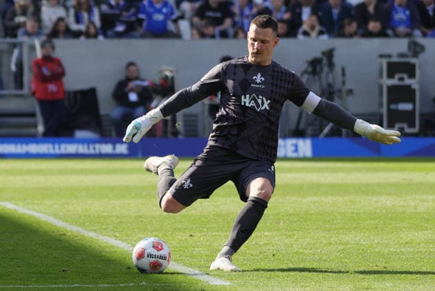 07.03.2026, xhettx, Fussball 2.Bundesliga, SV Darmstadt 98 - Holstein Kiel v.l. Marcel Schuhen (SV Darmstadt 98, 1) schlägt den Ball (DFL DFB REGULATIONS PROHIBIT ANY USE OF PHOTOGRAPHS as IMAGE SEQUENCES and or QUASI-VIDEO)