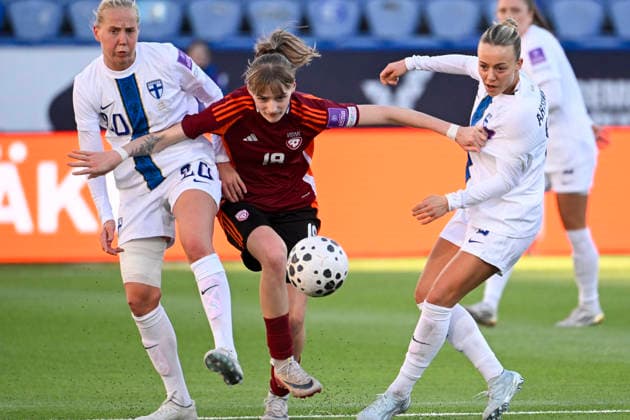 LKS 20260307 Eveliina Summanen (L) and Olga Ahtinen of Finland and Santa Vuskane of Latvia during World Cup UEFA Women s European Qualifiers League phase football match Finland vs Latvia in Helsinki, Finland on March 7, 2026. - HEIKKI SAUKKOMAA Helsinki Finland xmHqxOL0s50  Copyright: xHeikkixSaukkomaax xmHqxOL0s50