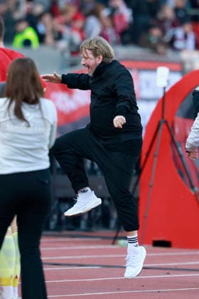 v.l.n.r.: Sven Mislintat (Sportvorstand Fortuna Düsseldorf) jubelt nach dem Sieg gegen den Club. Fussball 2. Bundesliga, 1. FC Nürnberg – Fortuna Düsseldorf im Max-Morlock-Stadion, Nürnberg, Deutschland, am 7. März 2026. in action during the 2. Bundesliga match between 1. FC Nürnberg and Fortuna Düsseldorf at the Max-Morlock-Stadion, Nuremberg, Germany, on March 7, 2026 DFL REGULATIONS PROHIBIT ANY USE OF PHOTOGRAPHS AS IMAGE SEQUENCES AND OR QUASI-VIDEO.