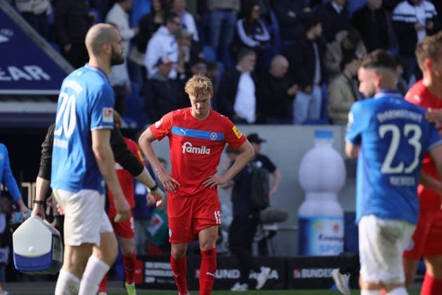 07.03.2026, xhettx, Fussball 2.Bundesliga, SV Darmstadt 98 - Holstein Kiel v.l. Enttäuschung bei Kasper Stie Davidsen (KSV Holstein Kiel, 15) (DFL DFB REGULATIONS PROHIBIT ANY USE OF PHOTOGRAPHS as IMAGE SEQUENCES and or QUASI-VIDEO)