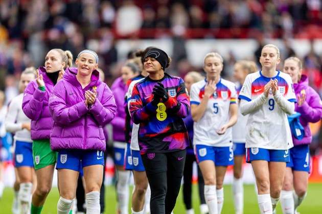 England Women v Iceland Women, FIFA Women s World UEFA Cup, Group A England players applaud fans after the FIFA Women s World UEFA Cup match between England Women and Iceland Women at the City Ground, Nottingham, UK on 7 March 2026. Nottingham City Ground Nottinghamshire UK Editorial use only , Copyright: xManjitxNarotrax PSI-23851-0042