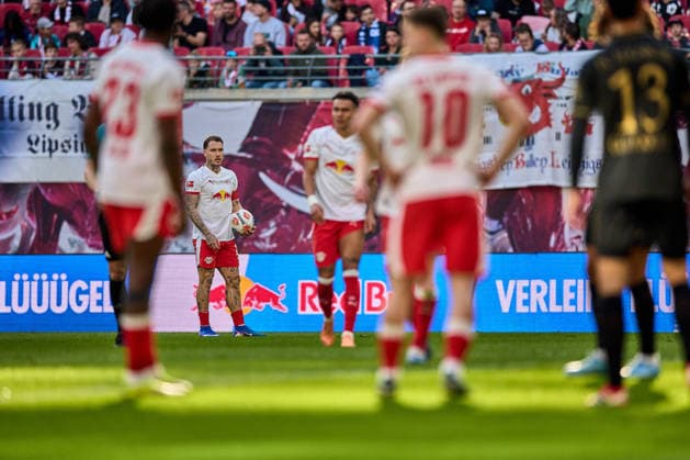 07.03.2026, Fußball, Männer, Bundesliga, 2025 2026, RB Leipzig - FC Augsburg David Raum (22, RB Leipzig), Freisteller, vorm Freistoß Leipzig Red Bull Arena Sachsen Deutschland