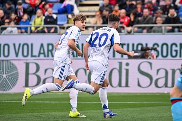 Martin Baturina of Como 1907, Esultanza, Joy, Celebration After scoring goal, during Cagliari Calcio vs Como 1907, Italian soccer Serie A match in Cagliari, Italy, March 07 2026  Copyright: xLuigixCanu IPAxSportx xipa-agency.netx xx IPA_72510133 IPA_Agency_IPA72510133