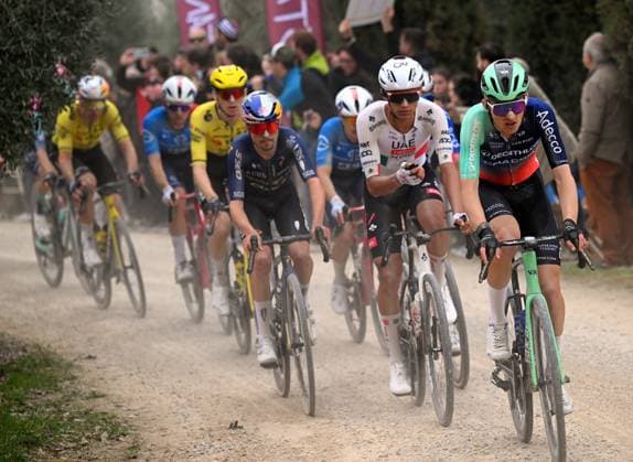 British Thomas Pidcock of Pinarello Q36.5 Pro Cycling and French Paul Seixas of Decathlon CMA CGM Team pictured in action during the men elite Strade Bianche one day cycling race, 203km from and to Siena, Italy on Saturday 07 March 2026. POOLxTIMxDExWAELE  x166745849x