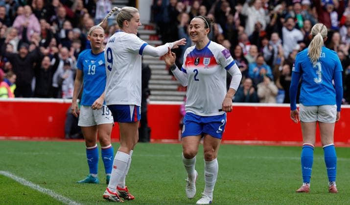 England vs Iceland - Womens World Cup 2026 Qualifier - Saturday 07th March Lucy Bronze celebrates scoring Englands first goal During the Women™s World Cup 2026 Qualifier between England and Iceland at the City Ground on March 07th, 2026 Photo by Ben Booth SportPix SIPA USA Nottingham The City Ground Nottinghamshire United Kingdom Copyright: xBenxBoothx