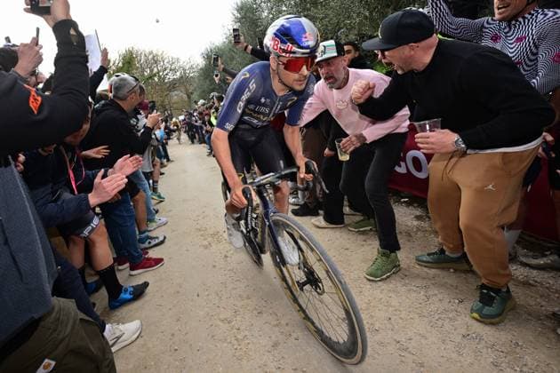 British Thomas Pidcock of Pinarello Q36.5 Pro Cycling pictured in action during the men elite Strade Bianche one day cycling race, 203km from and to Siena, Italy on Saturday 07 March 2026. DIRKxWAEM  x166747253x