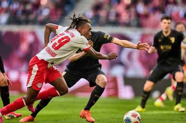07.03.2026, Fußball, Männer, Bundesliga, 2025 2026, RB Leipzig - FC Augsburg Yan Diomande (49, RB Leipzig), Aktion, mit Ball, im Lauf Leipzig Red Bull Arena Sachsen Deutschland