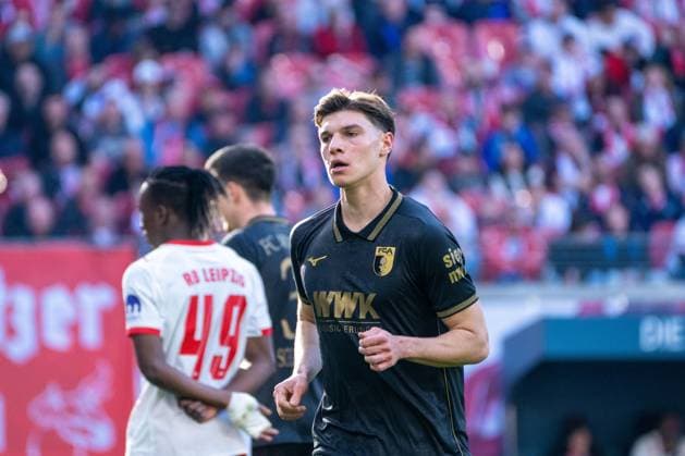 Deutschland: Bundesliga 2025 - 2026, 25. Spieltag - RB Leipzig vs FC Augsburg - Red Bull Arena (Leipzig): Mert Kömür (FC Augsburg, 36)