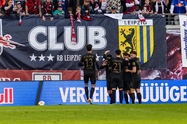 GER, Bundesliga, RB Leipzig - FC Augsburg. 07.03.2026, Red Bull Arena, Leipzig, GER, Bundesliga, RB Leipzig - FC Augsburg. Spieler vom FC Augsburg jubeln nach dem 0:1 Â
