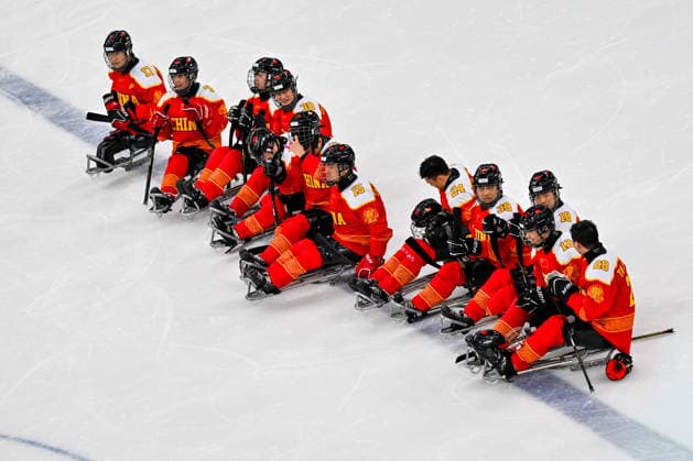 People s Republic Of China greets the fans at the end of the match during the Paralympic Games Milano-Cortina 2026, Ice hockey, Eishockey match between People s Republic Of China and The Germany Team on March 6, 2026 at Arena di Verona in Verona, Italy during Paralympic Winter games, Winterspiele,Spiele, Summer games MILANO-CORTINA 2026 - Para ice hockey - China vs Germany , Olympic Winter Games Milano-Cortina 2026 in Milano, Italy, March 07 2026  Copyright: xAlessioxMarini IPAxSportx xipa-agency.netx xx IPA_72511214 IPA_Agency_IPA72511214