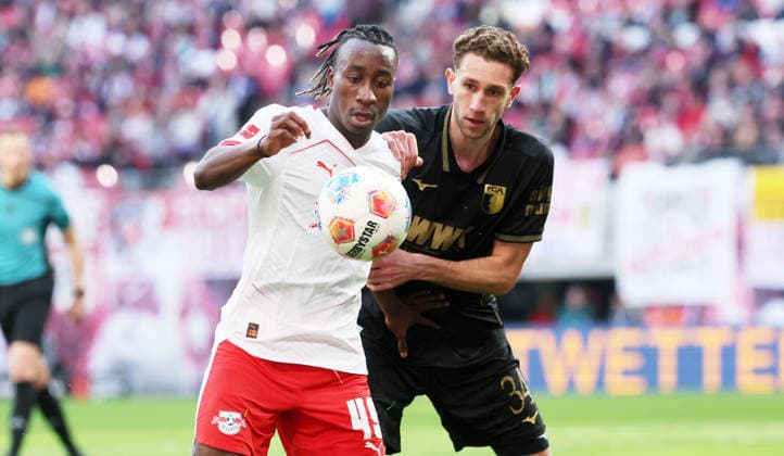 RB Leipzig - Augsburg Bundesliga Leipzig, 07.03.2026, Red Bull Arena, Fußball, 1.Bundesliga, 25.Spieltag , RB Leipzig vs. FC Augsburg , Im Bild von links: Yan Diomande (49, RB Leipzig), Arthur Chaves (34, Augsburg). , Nur zur redaktionellen Nutzung. Only editorial use. , DFL DFB regulations prohibit any use of photographs as image sequences and or quasi-video. ,