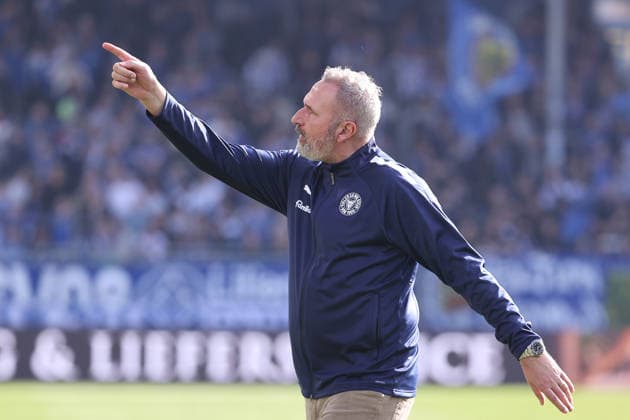 07.03.2026, xtvx, Fussball 2.Bundesliga, SV Darmstadt 98 - Holstein Kiel v.l. Trainer Tim Walter (Holstein Kiel) nach dem Spiel, after the match bei den Fans (DFL DFB REGULATIONS PROHIBIT ANY USE OF PHOTOGRAPHS as IMAGE SEQUENCES and or QUASI-VIDEO) Darmstadt